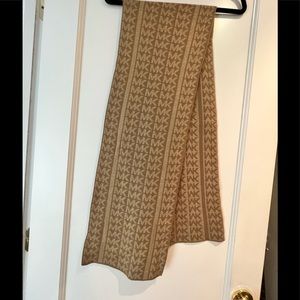 Winter scarf with Shimmer - New